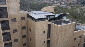 סגירת מרפסת באלומיניום