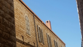 החלפת ושיפוץ גג ומרזבים - בית נזירות נצרת